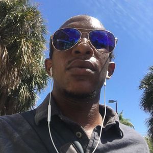 Meet your Posher, Johnel